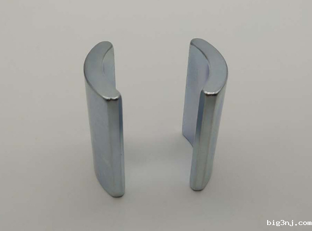 电机上有多少磁钢？