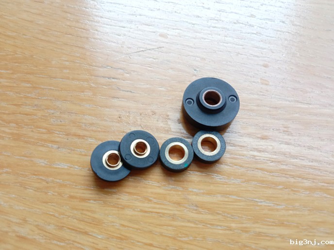 带铜套的注塑铁氧体圆环磁铁