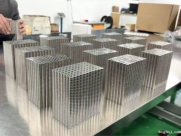 稀土钕圆形磁铁外观图片