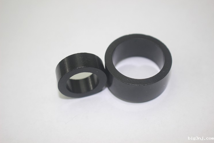 粘结钕铁硼压制成型跟注射成型工艺的区别