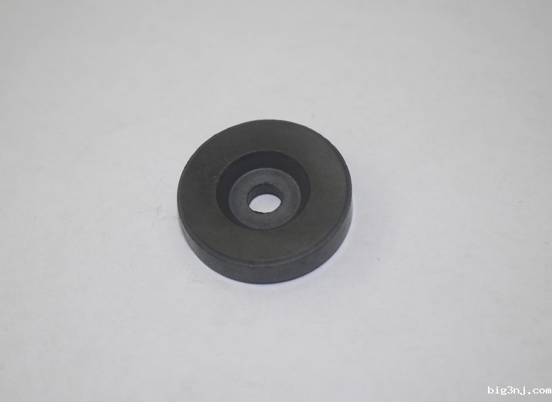 带下沉孔的铁氧体磁铁环