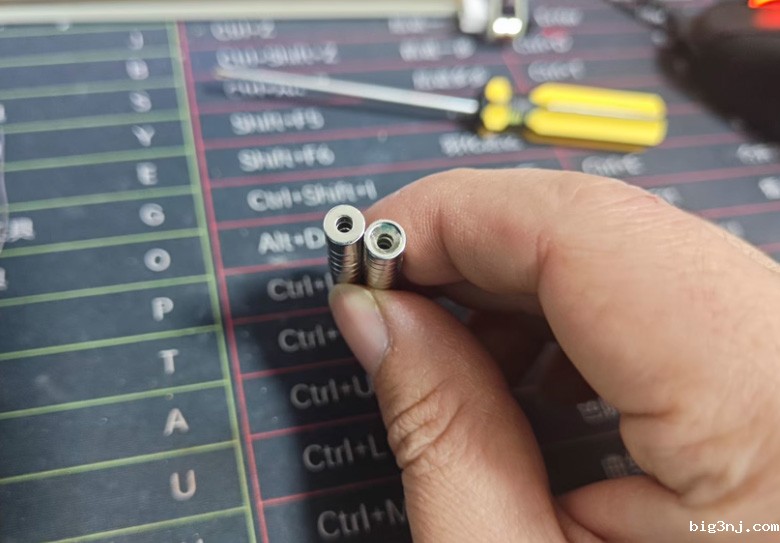 钕铁硼等级N42SH和N42UH的区别