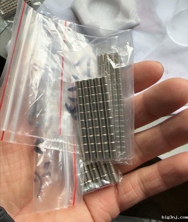 小圆柱稀土钕铁硼磁铁