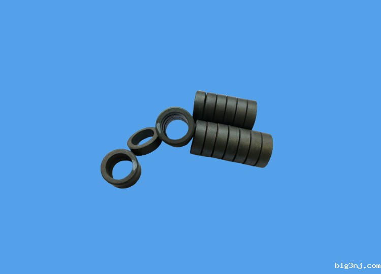 外径20mm厚度6mm同性铁氧体圆环磁铁 4极