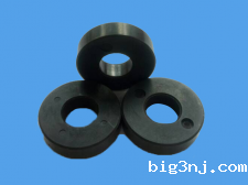 直流电机转子上的圆环形磁铁起什么作用？