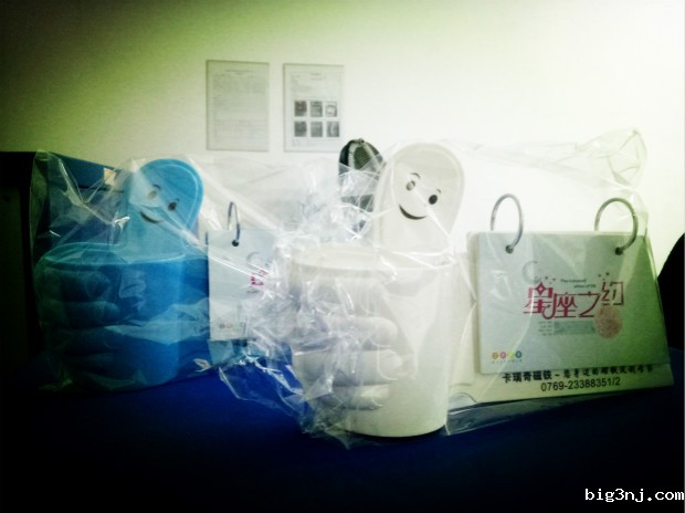 带笔筒创意台历