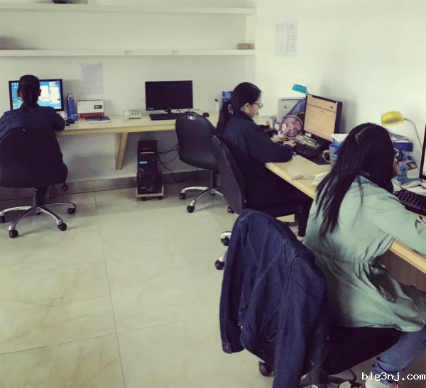 必威西蒙体育官网办公室一角