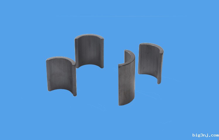 风扇类电机用瓦形铁氧体磁铁 有模具