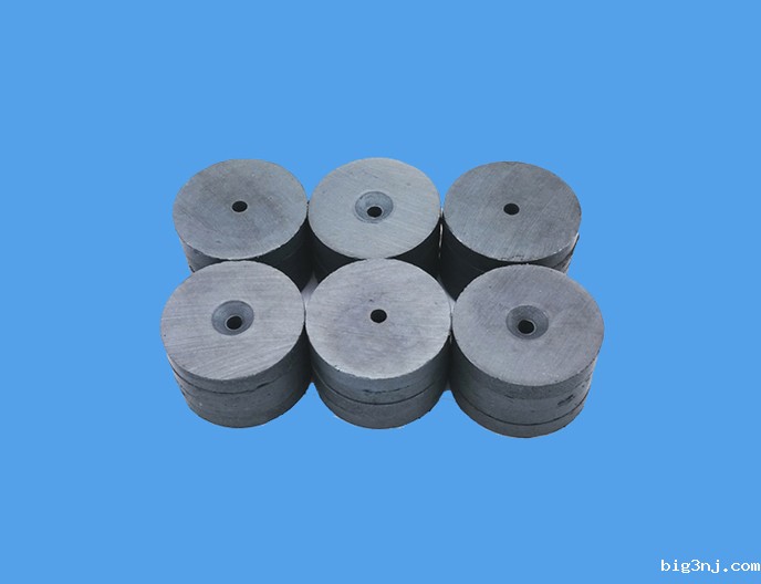 外径30mm 厚度4mm沉孔型铁氧体磁铁
