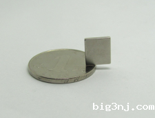 厚度0.5mm超薄磁铁图片及磁力大小参考