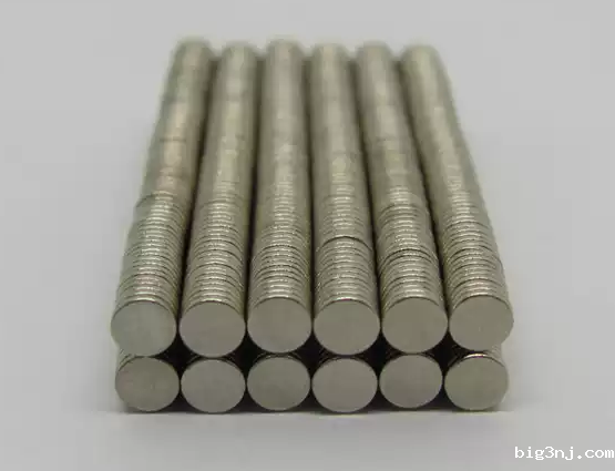 薄钕磁铁